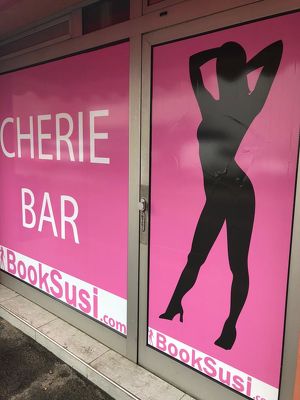 Bar cherie