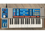 Moog Source Analogsynthesizer mit MIDI Interface