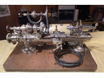 Alte Uhrmacher Drehbank Lorch Schmidt & Co. mit Motor auf Platte montiert