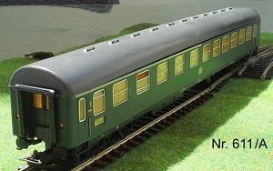 Nr. 611 /A  TRIX EXPRESS  Modellbahn HO Schnellzug Reisewagen DB grün,